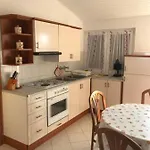 Apartment Garden House Premantura